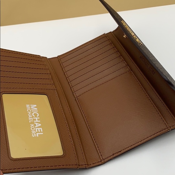 Michael Kors Michael Kors Jet Set Travel Trifold - Picture 13 of 16